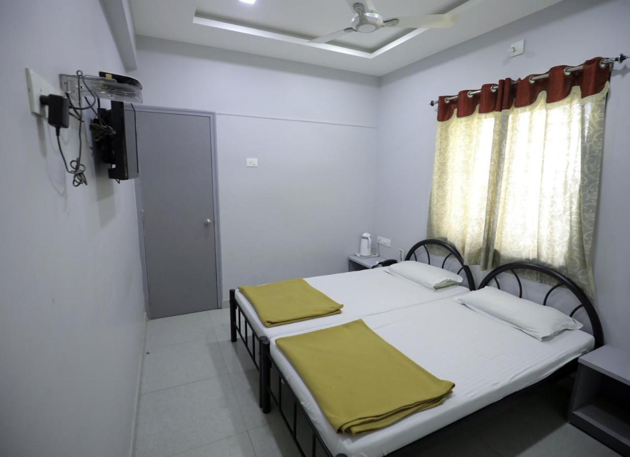 Royal Guest House Bhuj Esterno foto
